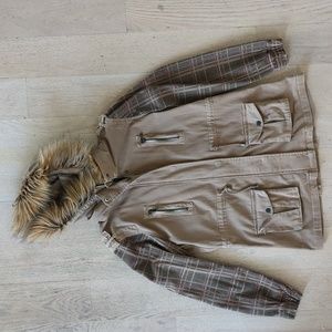 Cotton jacket with contrast hounds tooth sleeves and faux fur trimmed hood